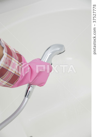 Bath cleaning image 37527778