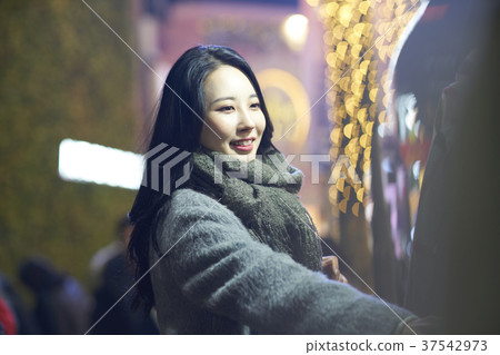 Seoul Myeongdong Night 37542973
