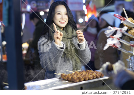 Seoul Myeongdong Night 37542981