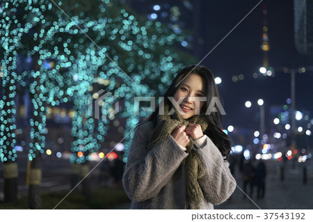 首爾明洞之夜 37543192