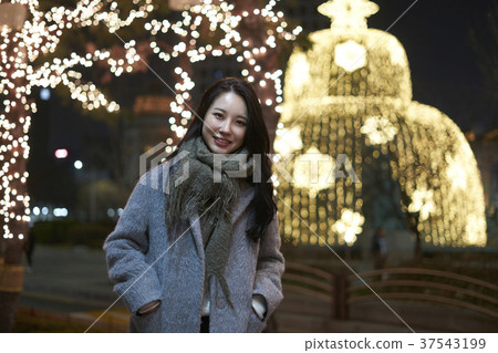 首爾明洞之夜 37543199