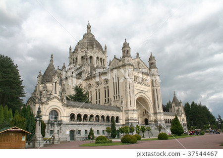 Lisieux Basilica 37544467