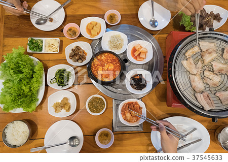 Korean pickle and seasoning vegetables meat   37545633