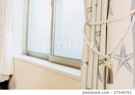 Southern curtain 37546761