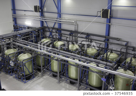 Water purification system 37546935