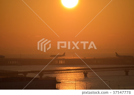 Haneda International Airport Jumbo Jet Airliner Airplane Airplane Travel Backlight Asahi Tokyo Bay Sea Travel 37547778