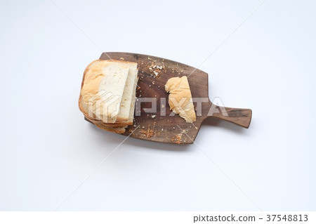 Homemade bread on the cutting board 37548813