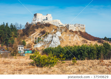Ruins of Rabsztyn castle near Krakow, Poland 37549629