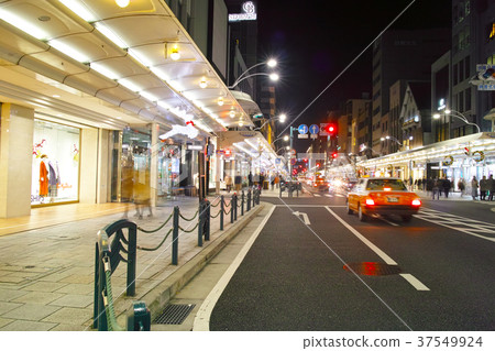 四條街在晚上 37549924