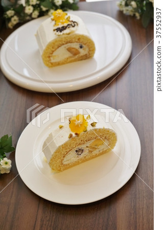 Mango Yogurt Roll Cake (Mango Yoghurt Roll Cake) Mango Yogurt Roll Cake (Mango Yoghurt Roll Cake) 37552937