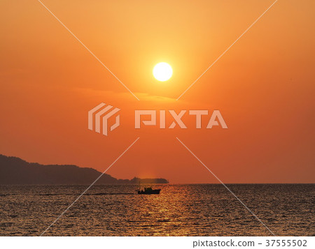 Sunset on the island coast 37555502