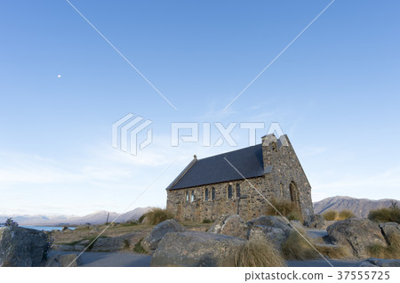 The chapel of the good shepherd of Lake Tekapo The chapel of the good shepherd of Lake Tekapo 37555725