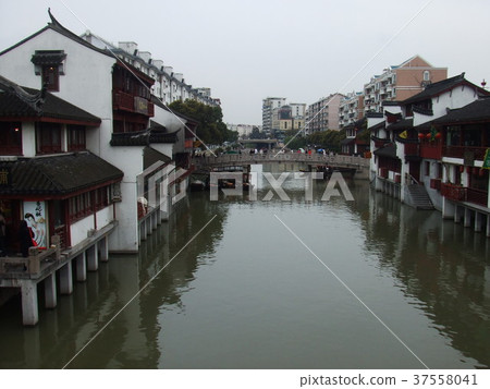 Shanghai Shanghai 37558041