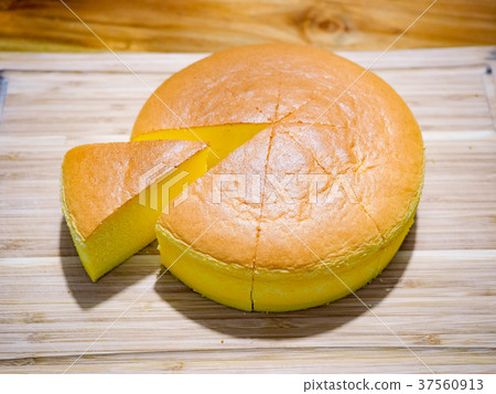 chiffon cake 37560913