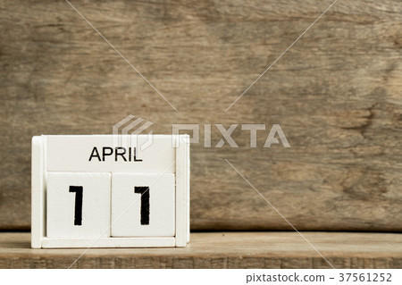 White block calendar present date 11 and April 37561252