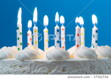 Birthday cake 37562556
