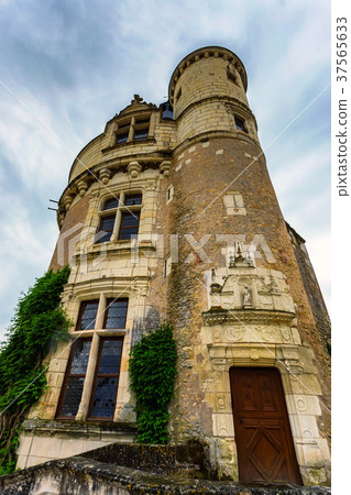Tower of Chateau de Chenonceau on cloudy day 37565633