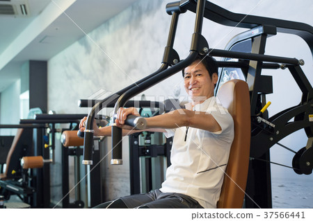 Gym muscle training middle men training image 37566441