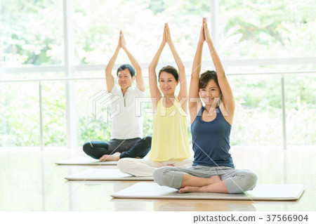 瑜伽健身房健身房訓練室圖像 37566904