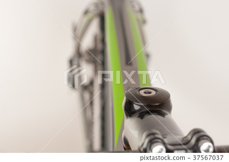 Allen screw on handlebars on mountain bike 37567037