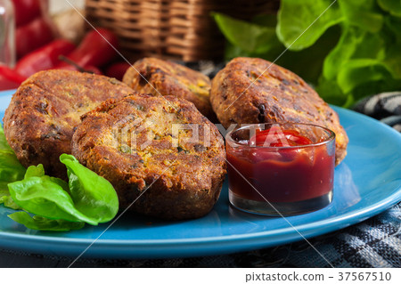 Indian snack made of boiled potatoes Indian snack made of boiled potatoes 37567510