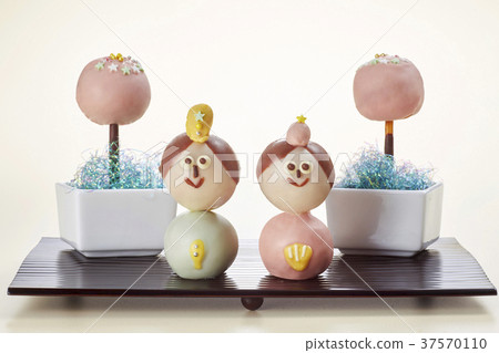 Candy doll made of sweets 37570110