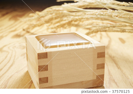 Sake sauce that enters the bathroom 37570125