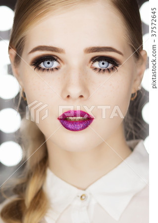 Beautiful glamour girl with short blonde hair. Beautiful glamour girl with short blonde hair. 37572645