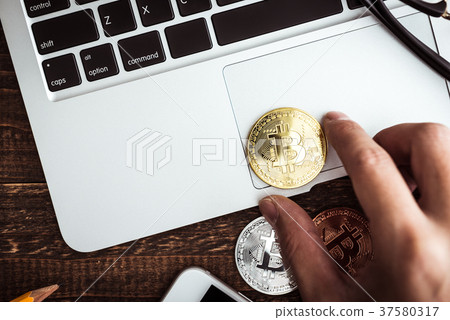 cash, computer, bitcoin 37580317