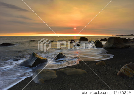 墾丁,墾丁國家公園,海,海岸,沙灘,岩石,黃昏,日落,臺灣,屏東,海邊,浪花 墾丁,墾丁國家公園,海,海岸,沙灘,岩石,黃昏,日落,臺灣,屏東,海邊,浪花 37585209