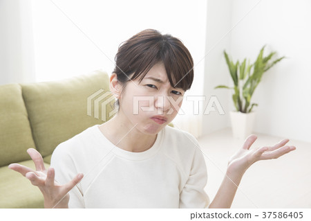 一個憤怒的女人 一個憤怒的女人 37586405