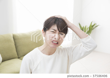 一個憤怒的女人 一個憤怒的女人 37586406