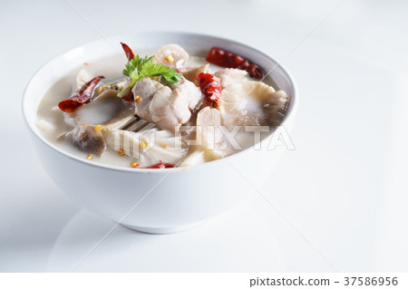 chicken coconut soup 37586956