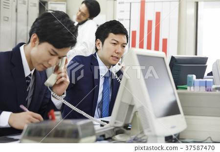 Business man 37587470