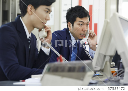 Business man 37587472