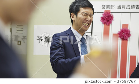 Business man 37587767