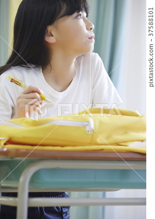 Schoolchild after school classroom girl Schoolchild after school classroom girl 37588101