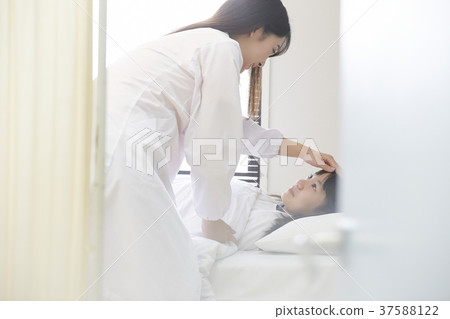 Primary school health room bed 37588122