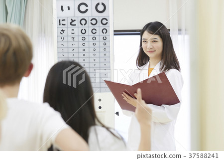 Primary school student medical checkup eyesight examination 37588241