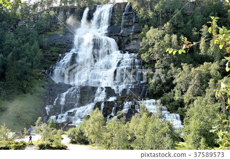 Snow Queen Stage 挪威 Tvinde Waterfall-2 37589573