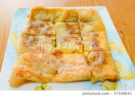 Banana pancakes 37589641