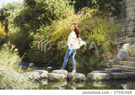 Young woman Young woman 37592989