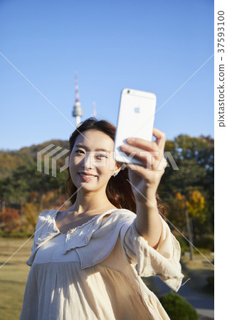 Young woman Young woman 37593100