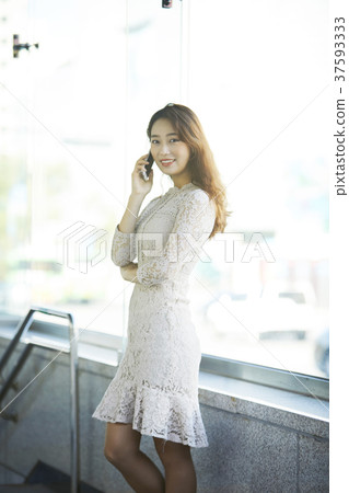 Young woman Young woman 37593333