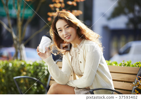 Young woman Young woman 37593402