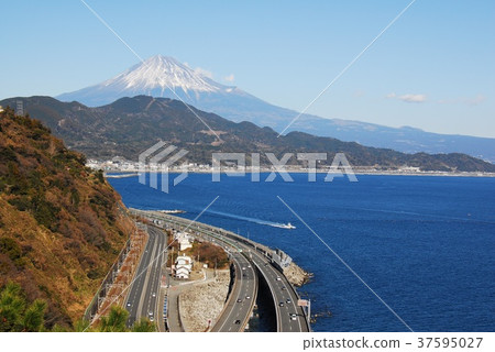 從腳看見的富士山和駿河灣(靜岡市清水區) 從腳看見的富士山和駿河灣(靜岡市清水區) 37595027