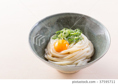 Kamadama Udon 37595711