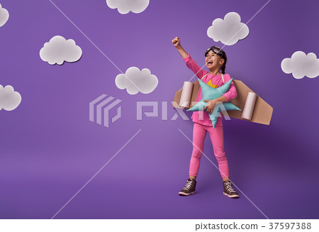 girl is playing spaceman girl is playing spaceman 37597388