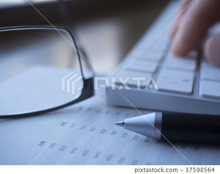 商業形象·文件·眼鏡·鍵盤 37598564