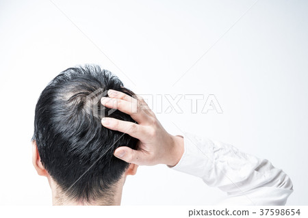 Middle men thin hair Middle men thin hair 37598654